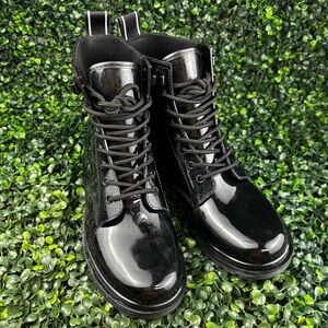 MICHAEL Michael Kors TAVIE LUG SOLE LACE -UP RAINING BOOTS SIZE 8.5